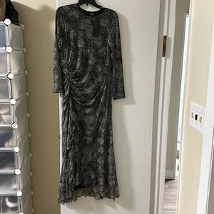 Beautiful modest Japarell dress new with tags never worn